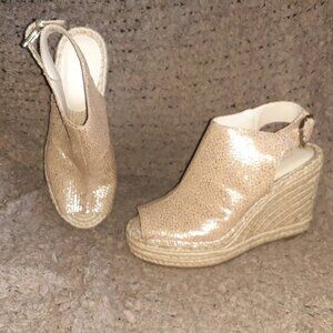 KENNETH COLE-Odette Espadrille Wedge-Metallic Tan/Gold Leather Slingback-Sz 9-EX